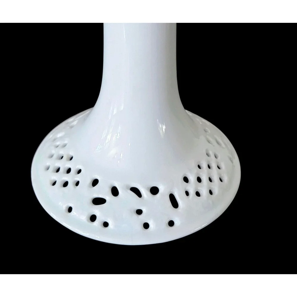 Oscar de la Renta White Ceramic Reticulated Taper Candlestick‎ Holder MINT 7.5